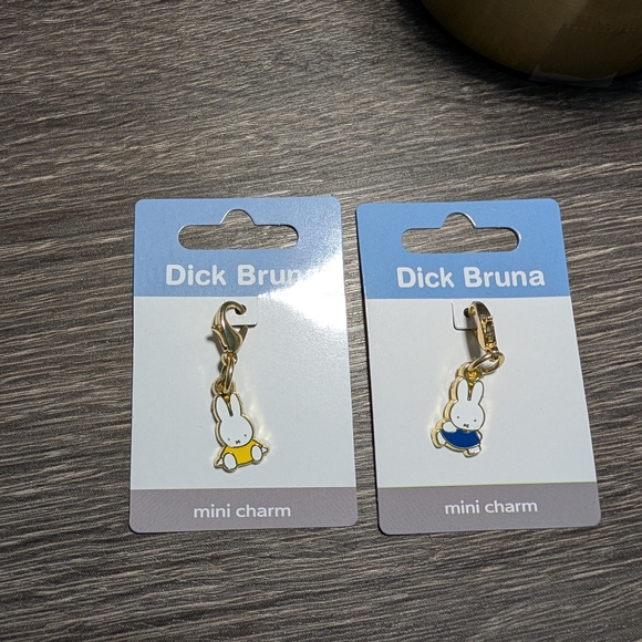(New) Miffy Dick Bruna Mini Charm with Gold Clip, Miffy Pendent, BNWT - Picture 2 of 2
